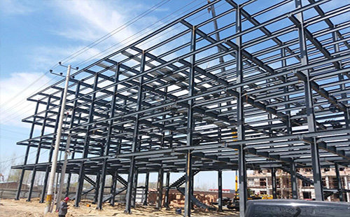 银川银川钢结构厂房屋面选材指南：确保性能与经济性的完美结合